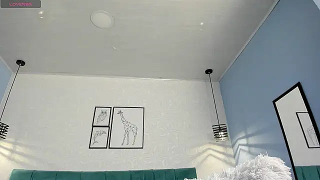 Snapshot of tiffani__love chatting on February 24, 6:26 pm tiffani love online show from February 24, 6:26 pm