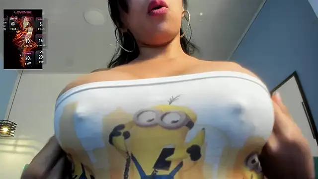 Snapshot of tiffani__love chatting on February 26, 3:41 pm tiffani love online show from February 26, 3:41 pm