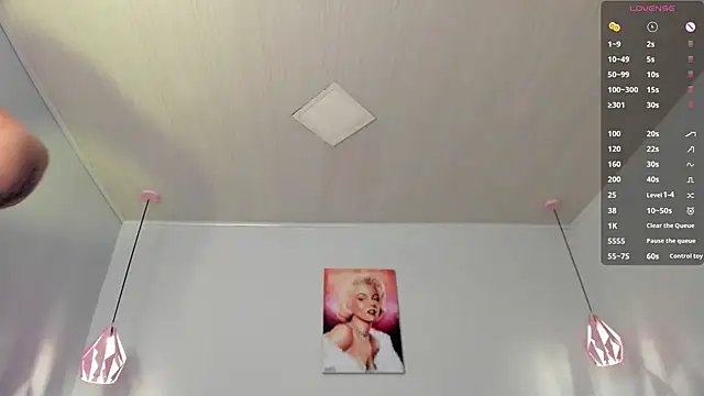 Snapshot of tiffani__love chatting on March 13, 6:45 pm tiffani love online show from March 13, 6:45 pm