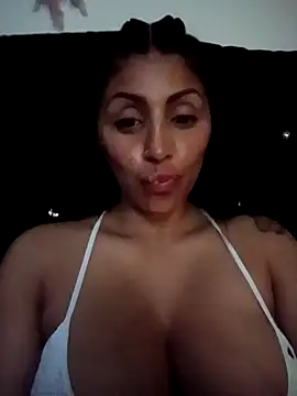 Snapshot of tiffani__love chatting on September 15, 2:22 am tiffani love online show from September 15, 2:22 am