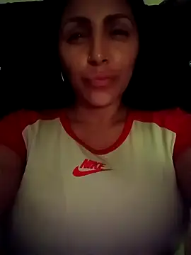 Snapshot of tiffani__love chatting on September 18, 2:13 am tiffani love online show from September 18, 2:13 am