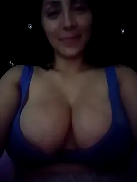 Snapshot of tiffani__love chatting on October 8, 1:25 am tiffani love online show from October 8, 1:25 am