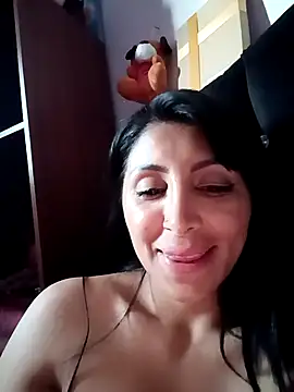 Snapshot of tiffani__love chatting on October 20, 10:21 pm tiffani love online show from October 20, 10:21 pm