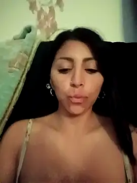 Snapshot of tiffani__love chatting on December 14, 9:03 am tiffani love online show from December 14, 9:03 am