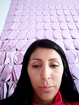 tiffani  love online show from April 5, 4:48 pm