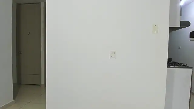 Snapshot of Emi_latingirl chatting on October 18, 9:21 am Emi latingirl online show from October 18, 9:21 am