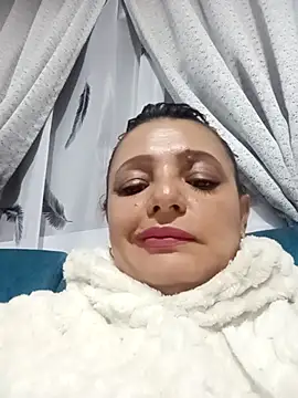 Emily0215 online show from February 5, 11:42 pm