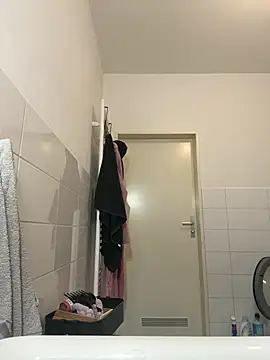 Snapshot of BuurningBoy chatting on January 19, 1:53 am BuurningBoy online show from January 19, 1:53 am