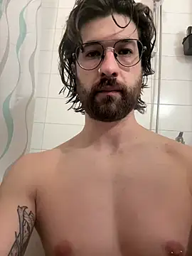 Snapshot of BuurningBoy chatting on February 20, 10:26 pm BuurningBoy online show from February 20, 10:26 pm