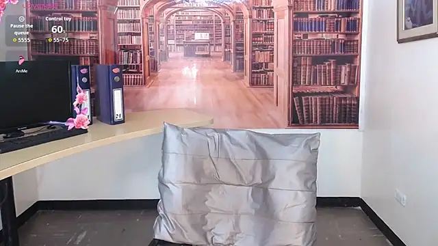 Snapshot of Catalella_Ar chatting on December 16, 3:22 am Catalella Ar online show from December 16, 3:22 am