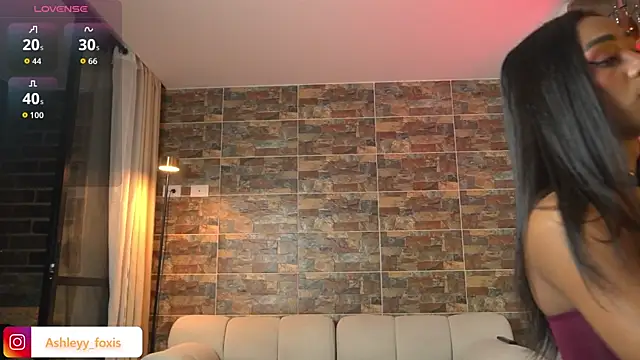 Snapshot of Ashleey_Fox chatting on November 22, 1:37 am Ashleey Fox online show from November 22, 1:37 am