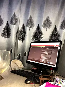 Snapshot of Nicole_Liam_ chatting on October 11, 5:00 pm Nicole Liam online show from October 11, 5:00 pm