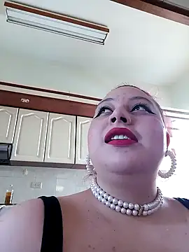 Snapshot of Blair_Elliss chatting on December 11, 3:15 pm Blair Elliss online show from December 11, 3:15 pm