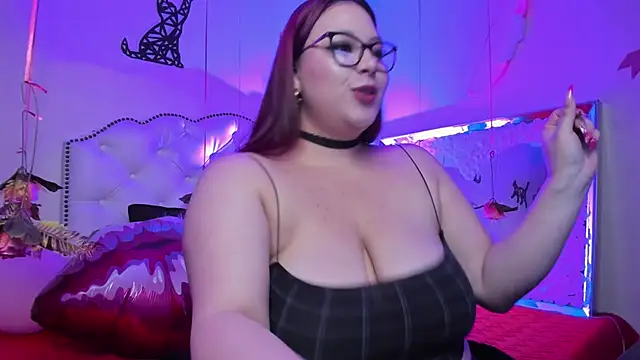 Snapshot of Blair_Elliss chatting on February 13, 10:22 pm Blair Elliss online show from February 13, 10:22 pm