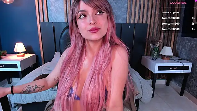 Mandy Collins  online show from January 4, 12:59 pm