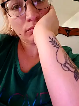 rusher27 online show from December 3, 4:16 pm