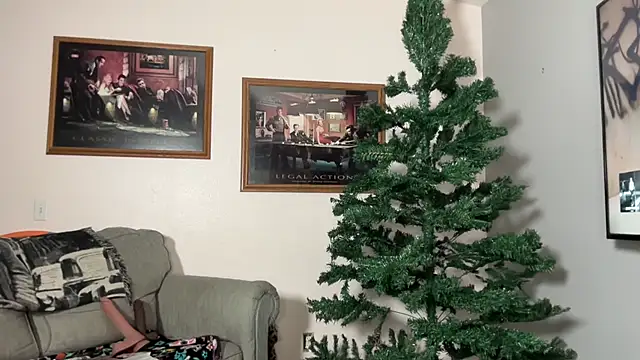 Snapshot of CherryBombBomb chatting on November 24, 4:23 am CherryBombBomb online show from November 24, 4:23 am