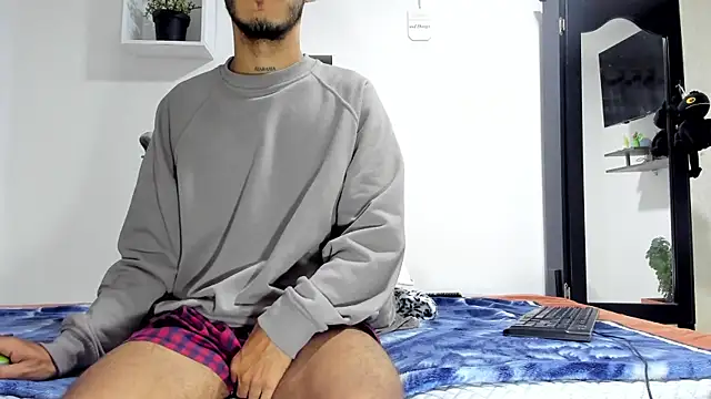 Snapshot of Aronxxs chatting on January 10, 9:55 am Aronxxs online show from January 10, 9:55 am