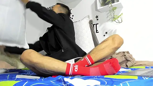 Snapshot of Aronxxs chatting on September 30, 9:36 am Aronxxs online show from September 30, 9:36 am