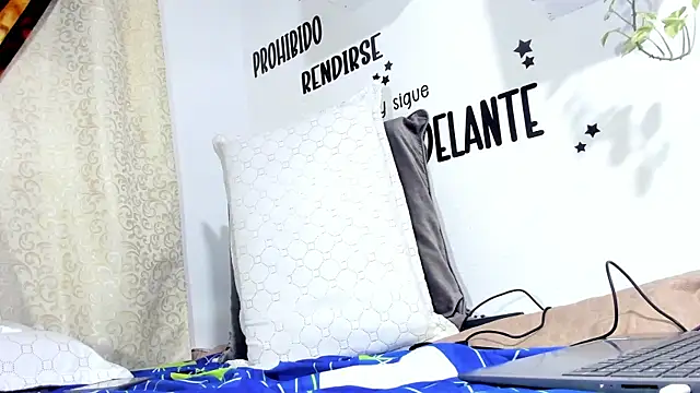 Snapshot of Aronxxs chatting on October 1, 10:54 am Aronxxs online show from October 1, 10:54 am