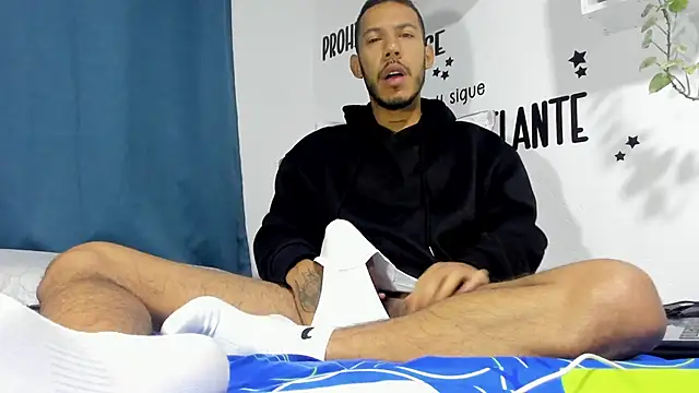 Snapshot of Aronxxs chatting on October 24, 9:49 am Aronxxs online show from October 24, 9:49 am