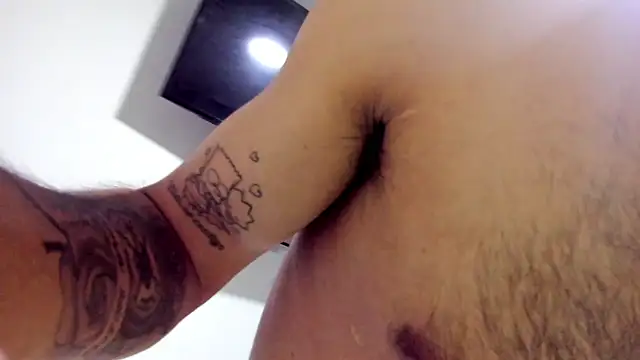 Snapshot of Aronxxs chatting on November 1, 9:22 am Aronxxs online show from November 1, 9:22 am