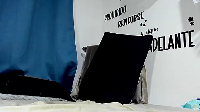 Snapshot of Aronxxs chatting on November 3, 9:32 am Aronxxs online show from November 3, 9:32 am