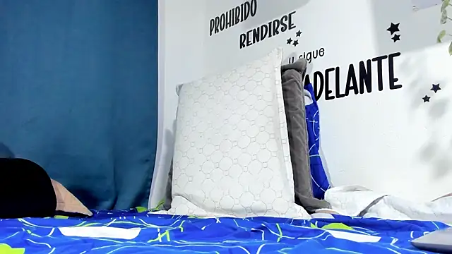 Snapshot of Aronxxs chatting on November 15, 9:06 am Aronxxs online show from November 15, 9:06 am