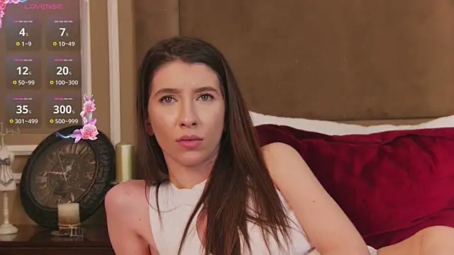 Snapshot of LunaWills_ chatting on January 17, 8:24 am LunaWills online show from January 17, 8:24 am