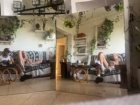 EnricoGio online show from April 8, 4:07 pm