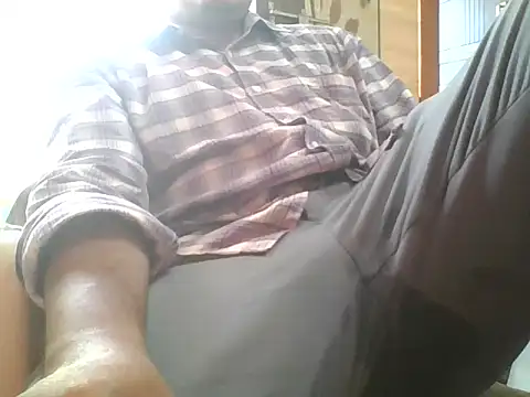 Snapshot of naughtymike0007 chatting on October 3, 11:07 am naughtymike0007 online show from October 3, 11:07 am