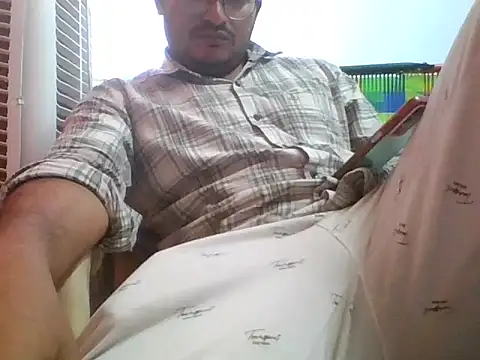 Snapshot of naughtymike0007 chatting on October 11, 6:34 am naughtymike0007 online show from October 11, 6:34 am