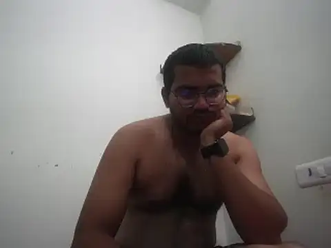 Snapshot of naughtymike0007 chatting on October 28, 2:48 am naughtymike0007 online show from October 28, 2:48 am