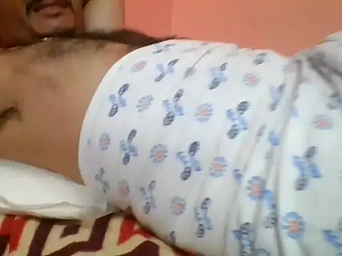 Snapshot of naughtymike0007 chatting on November 12, 11:43 am naughtymike0007 online show from November 12, 11:43 am