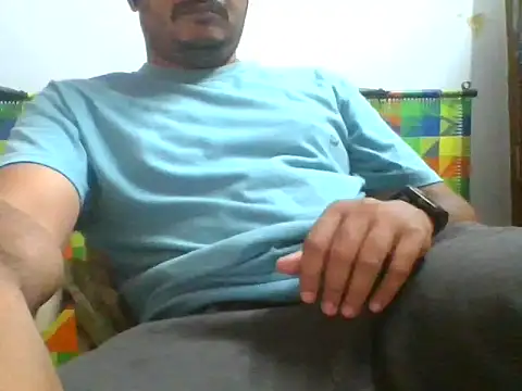 Snapshot of naughtymike0007 chatting on November 20, 2:17 pm naughtymike0007 online show from November 20, 2:17 pm