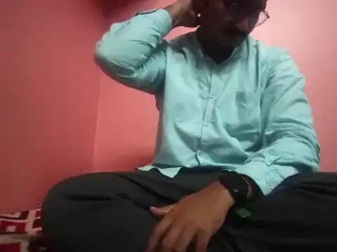 Snapshot of naughtymike0007 chatting on November 22, 1:21 pm naughtymike0007 online show from November 22, 1:21 pm