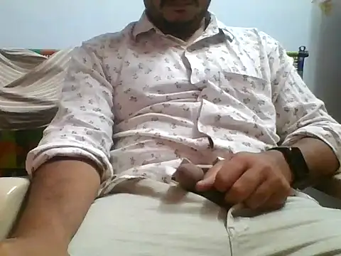 Snapshot of naughtymike0007 chatting on November 24, 2:28 pm naughtymike0007 online show from November 24, 2:28 pm