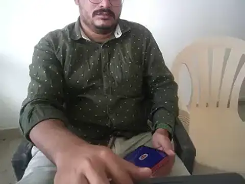 Snapshot of naughtymike0007 chatting on November 26, 8:48 am naughtymike0007 online show from November 26, 8:48 am