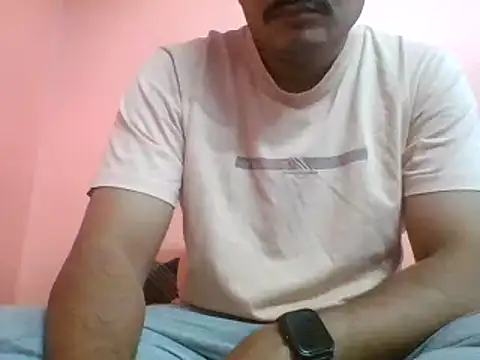 Snapshot of naughtymike0007 chatting on December 1, 6:51 am naughtymike0007 online show from December 1, 6:51 am