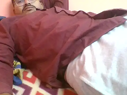 Snapshot of naughtymike0007 chatting on December 19, 2:18 am naughtymike0007 online show from December 19, 2:18 am