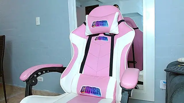 rousebonnett online show from December 9, 6:57 pm