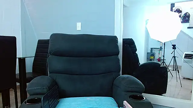 rousebonnett online show from January 23, 4:15 pm