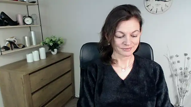 Snapshot of VivianWILD chatting on January 2, 9:54 am VivianWILD online show from January 2, 9:54 am