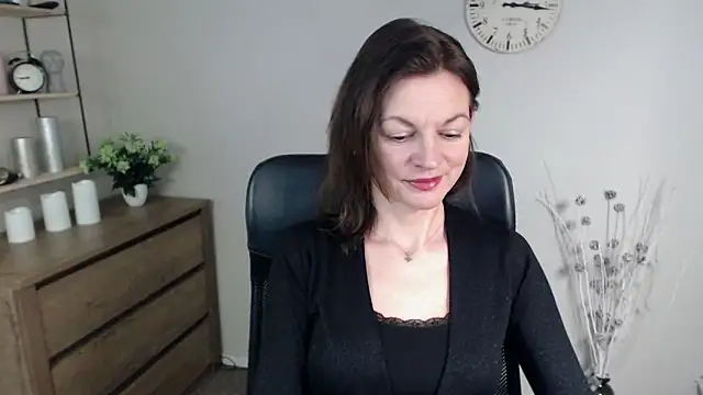 Snapshot of VivianWILD chatting on January 9, 6:48 am VivianWILD online show from January 9, 6:48 am