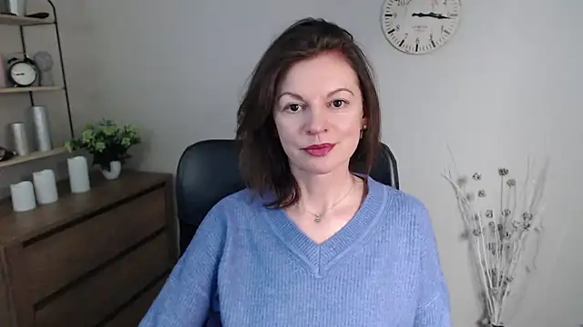 Snapshot of VivianWILD chatting on January 13, 6:49 am VivianWILD online show from January 13, 6:49 am