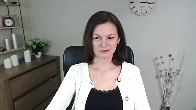 Snapshot of VivianWILD chatting on January 16, 10:21 am VivianWILD online show from January 16, 10:21 am
