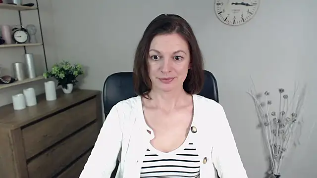 Snapshot of VivianWILD chatting on January 17, 3:53 pm VivianWILD online show from January 17, 3:53 pm