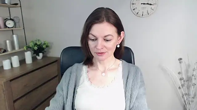 Snapshot of VivianWILD chatting on January 21, 6:54 am VivianWILD online show from January 21, 6:54 am