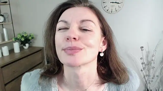 Snapshot of VivianWILD chatting on January 21, 10:08 am VivianWILD online show from January 21, 10:08 am