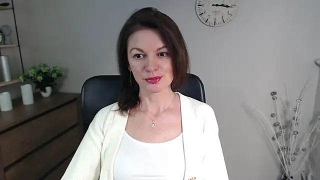 Snapshot of VivianWILD chatting on January 22, 6:52 am VivianWILD online show from January 22, 6:52 am